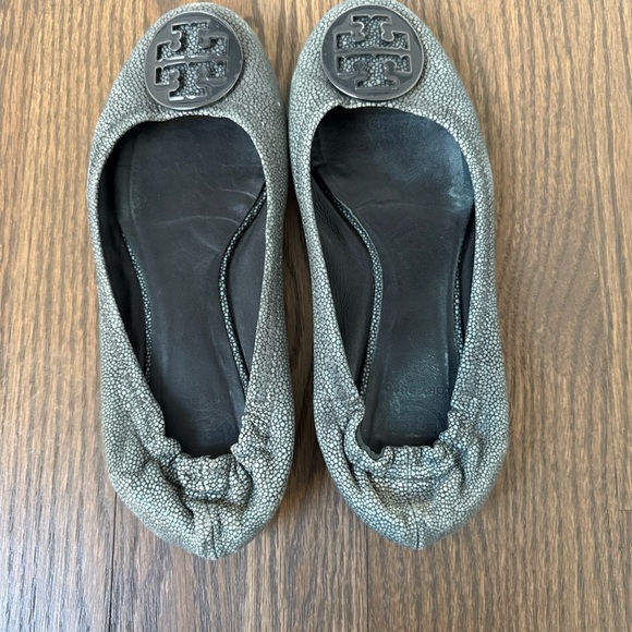 Tory Burch Shagreen Gray Ballet Flats Size 8 Fair condition - Picture 6 of 8